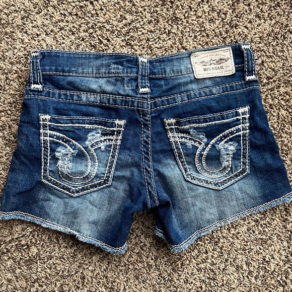 Liv BIG STAR Jean Shorts - Picture 2 of 5